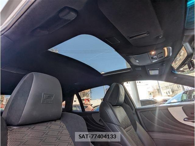 Lexus LS 2022-02 6011631-14