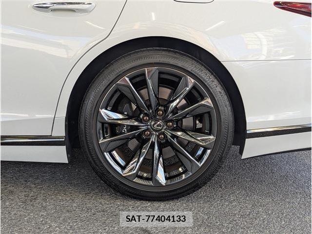 Lexus LS 2022-02 6011631-17