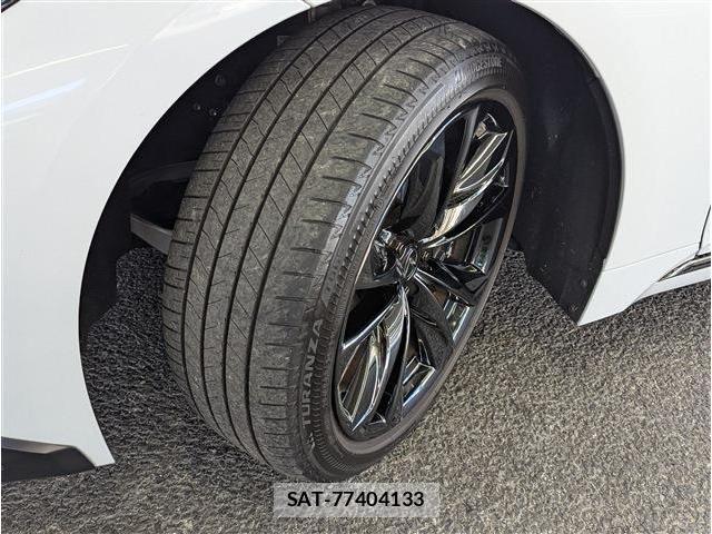 Lexus LS 2022-02 6011631-18
