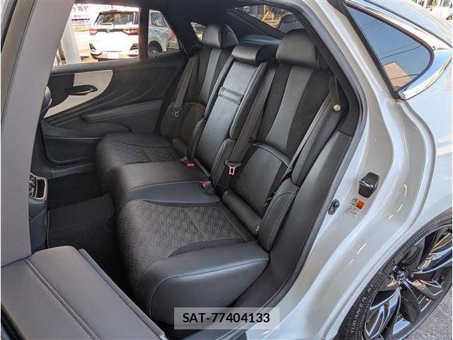 Lexus LS 2022-02 6011631-8