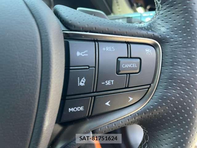 Lexus LS 2023-08 6612849-4