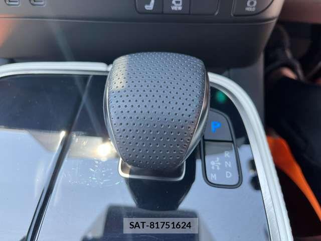 Lexus LS 2023-08 6612849-12