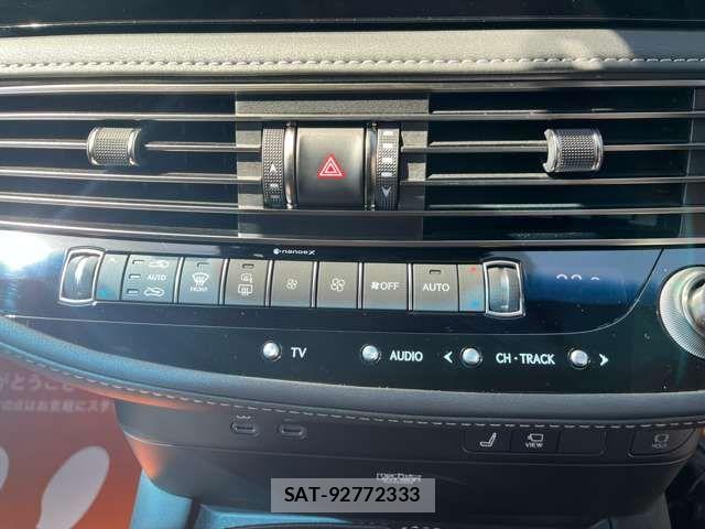 Lexus LS 2023-10 6612848-12