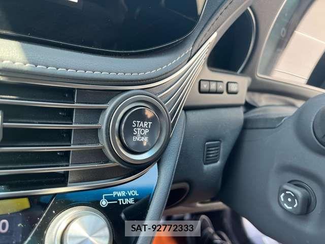 Lexus LS 2023-10 6612848-13