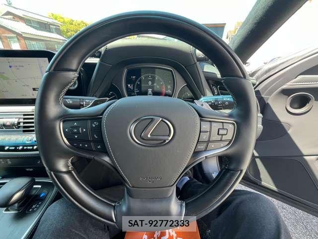 Lexus LS 2023-10 6612848-2