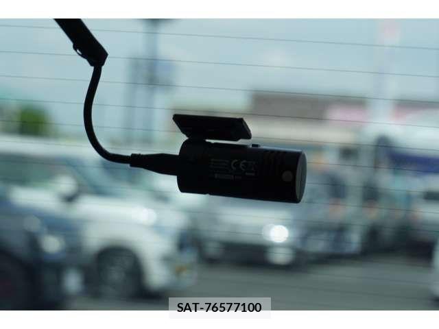 Lexus LS 2018-06 6672271-11