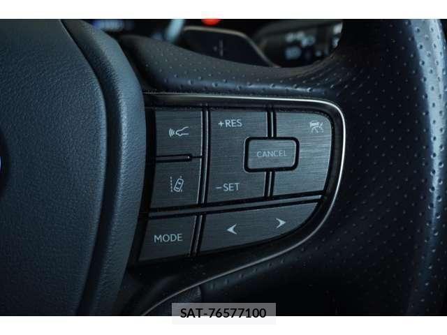 Lexus LS 2018-06 6672271-15