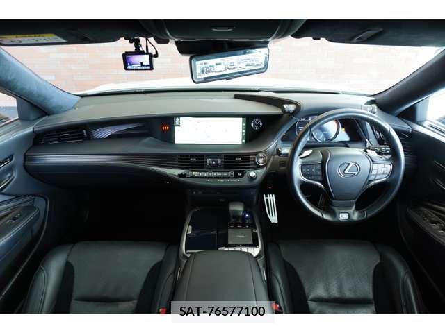 Lexus LS 2018-06 6672271-4
