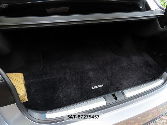 Lexus LS 2024-03 6676683-26