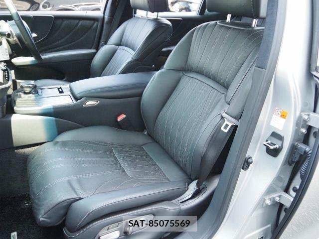 Lexus LS 2024-03 6907733-11