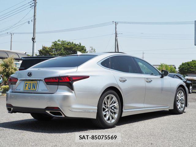 Lexus LS 2024-03 6907733-4