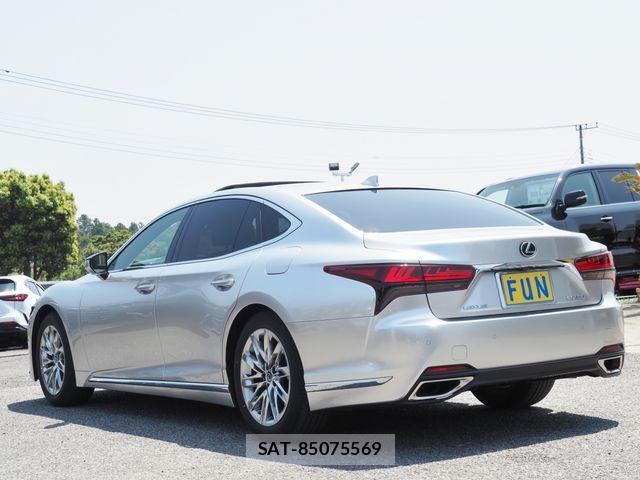 Lexus LS 2024-03 6907733-5
