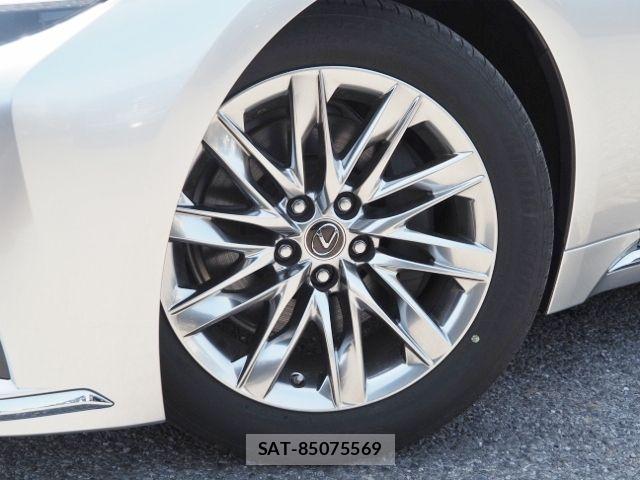 Lexus LS 2024-03 6907733-7