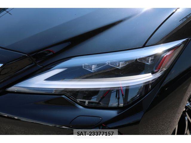 Lexus LS 2022-02 6995090-13