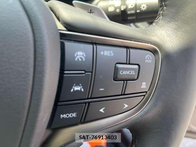 Lexus LS 2024-09 7020766-6