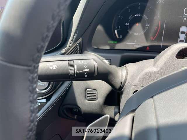 Lexus LS 2024-09 7020766-3