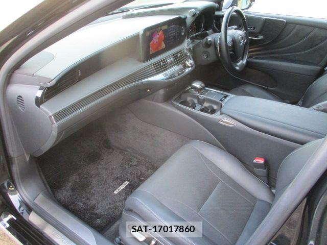 Lexus LS 2022-06 7059260-14
