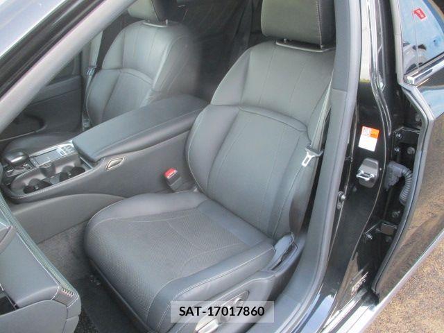 Lexus LS 2022-06 7059260-15