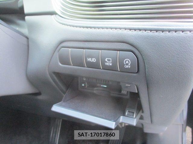 Lexus LS 2022-06 7059260-17