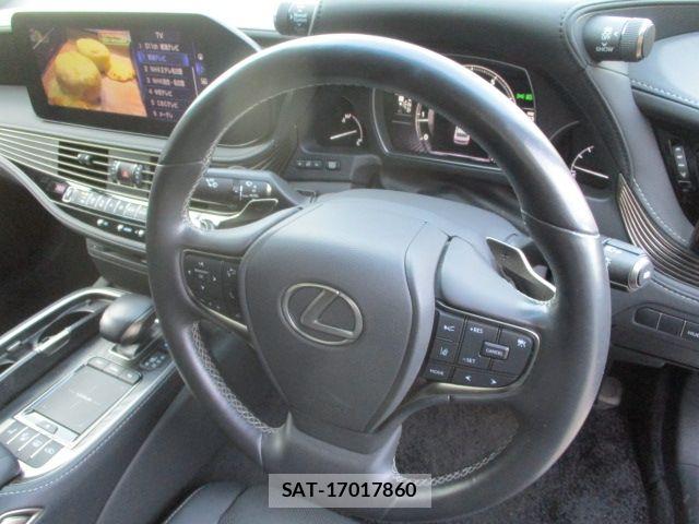 Lexus LS 2022-06 7059260-18
