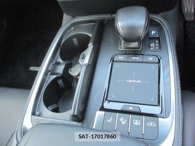 Lexus LS 2022-06 7059260-19