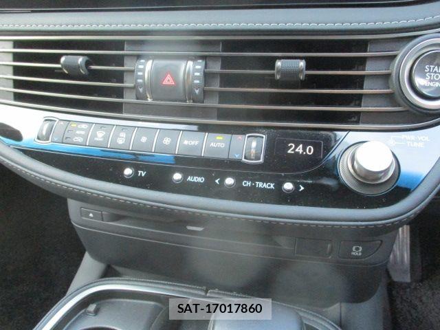 Lexus LS 2022-06 7059260-20