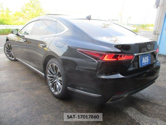 Lexus LS 2022-06 7059260-2