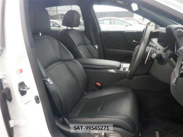 Lexus LS 2021-05 7059258-3