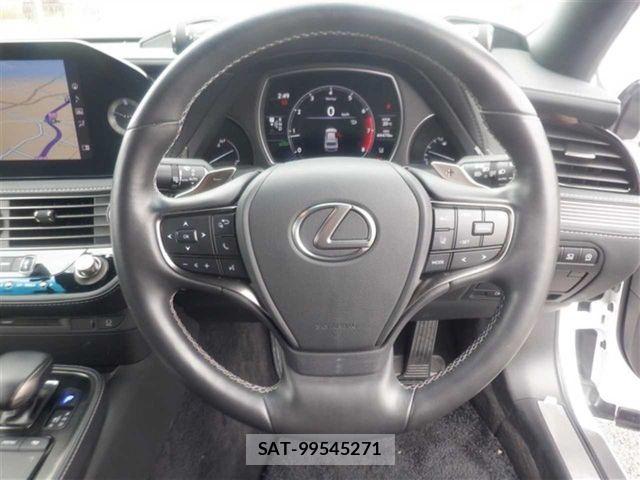 Lexus LS 2021-05 7059258-5