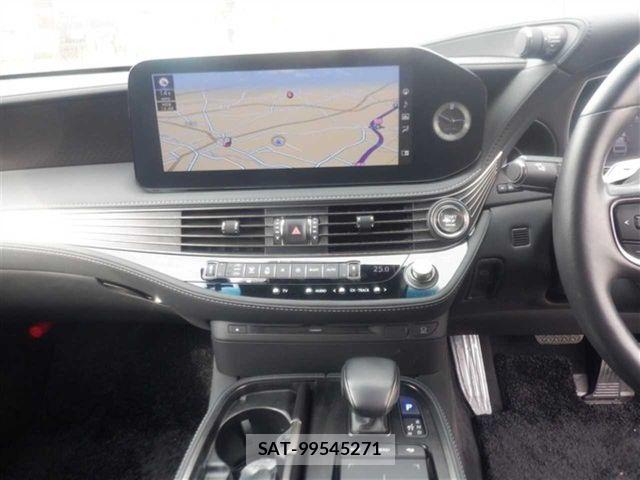 Lexus LS 2021-05 7059258-6