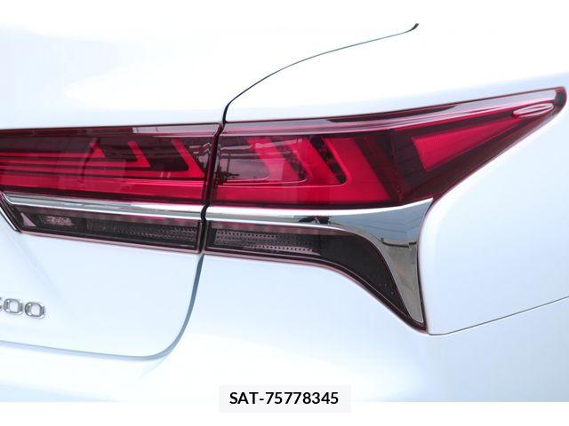 Lexus LS 2018-02 7220980-13
