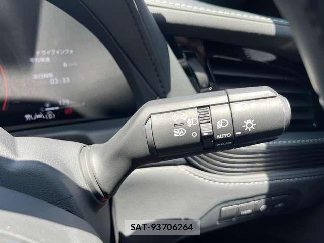 Lexus LS 2024-06 7217388-9