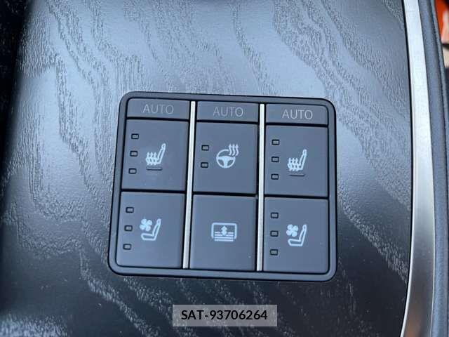 Lexus LS 2024-06 7217388-3