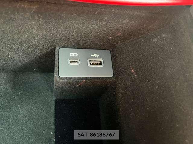 Lexus LS 2023-07 7220978-11