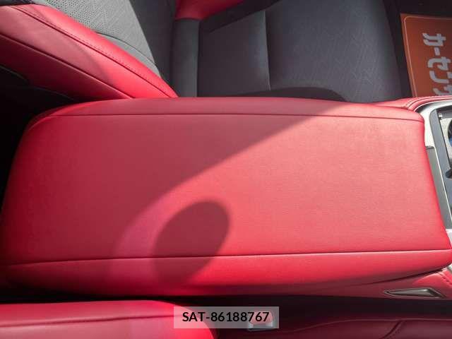 Lexus LS 2023-07 7220978-12