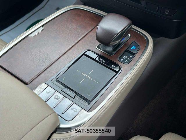 Lexus LS 2019-09 7328041-12