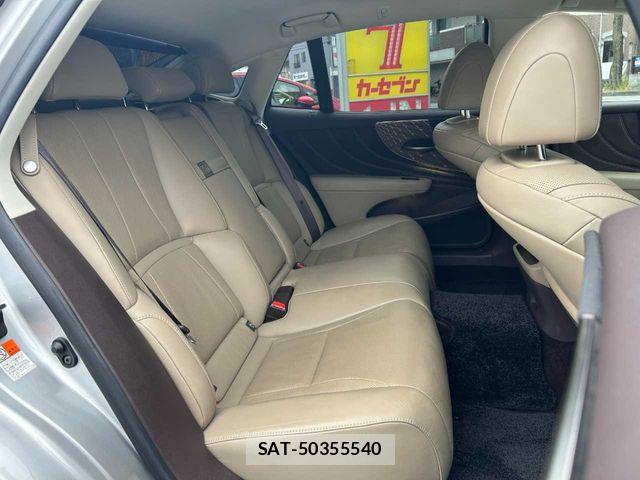 Lexus LS 2019-09 7328041-19