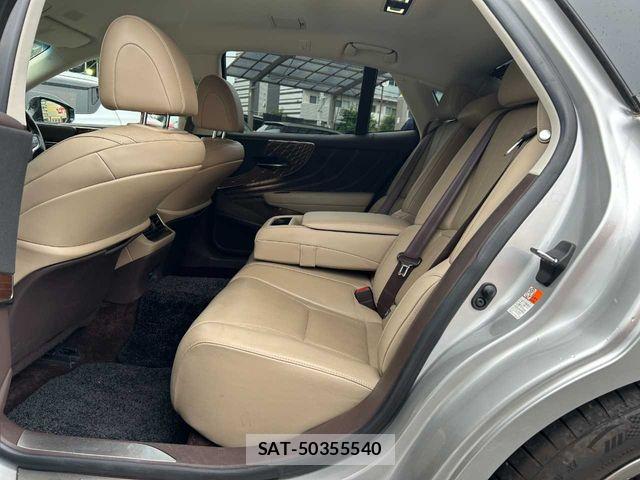 Lexus LS 2019-09 7328041-22