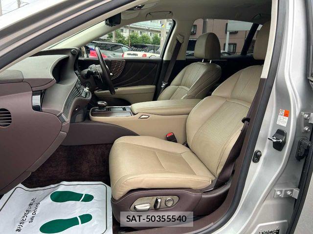 Lexus LS 2019-09 7328041-23
