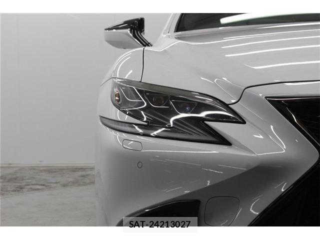 Lexus LS 2018-01 7358499-11