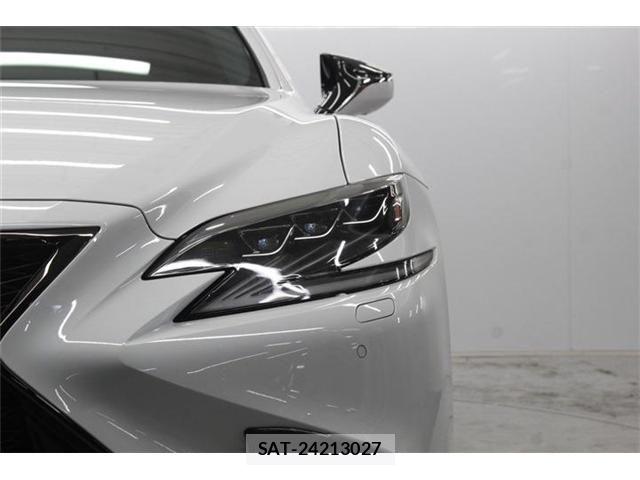 Lexus LS 2018-01 7358499-13