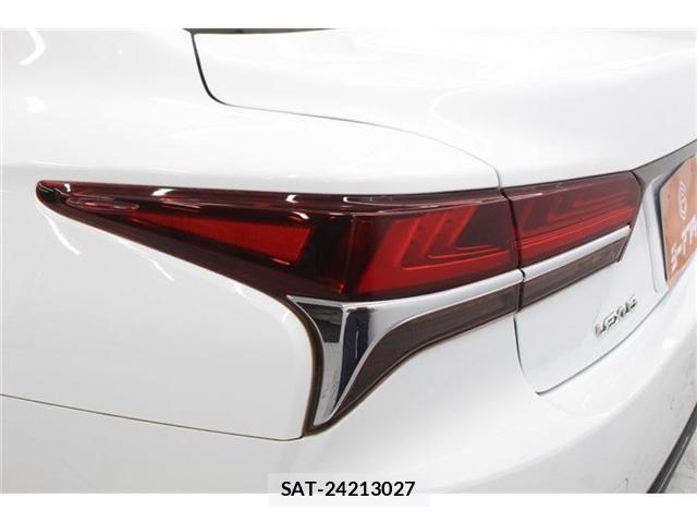 Lexus LS 2018-01 7358499-15