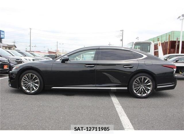 Lexus LS 2018-01 7392675-10