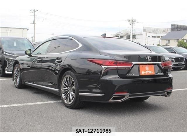 Lexus LS 2018-01 7392675-11