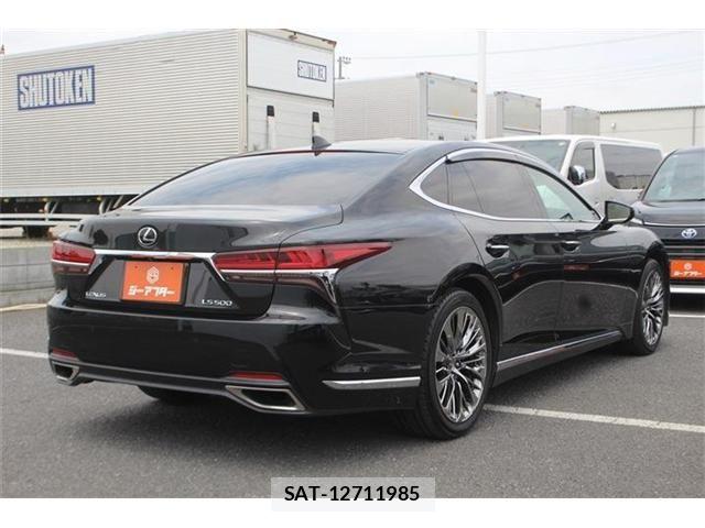 Lexus LS 2018-01 7392675-13
