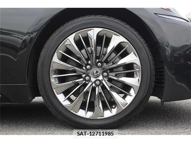 Lexus LS 2018-01 7392675-15