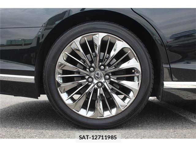 Lexus LS 2018-01 7392675-18