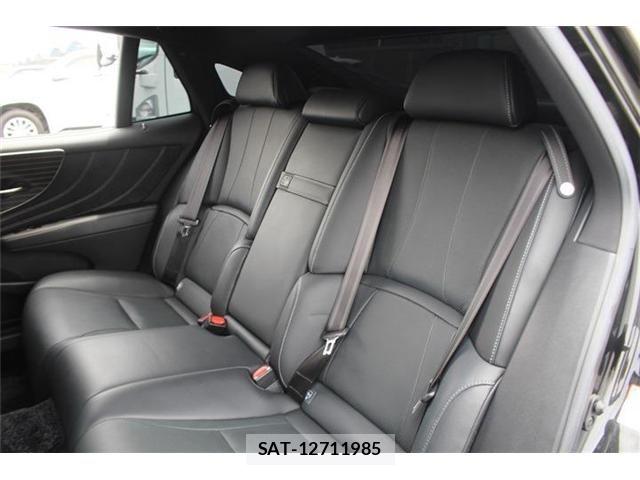 Lexus LS 2018-01 7392675-23