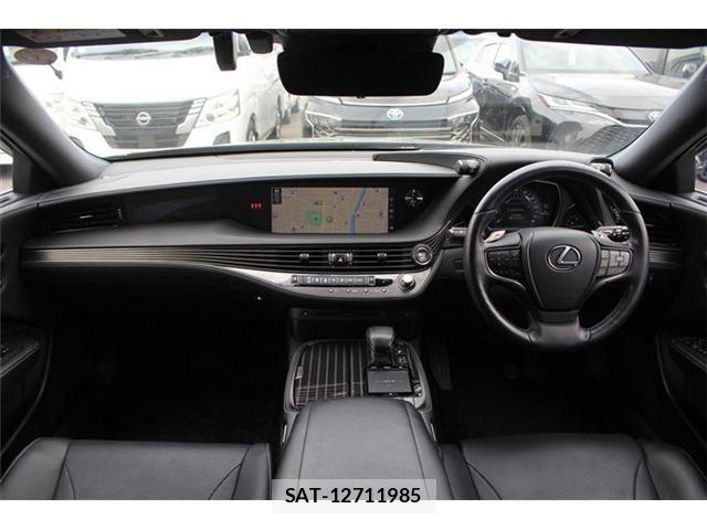 Lexus LS 2018-01 7392675-26