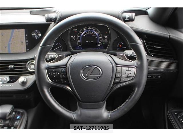 Lexus LS 2018-01 7392675-27